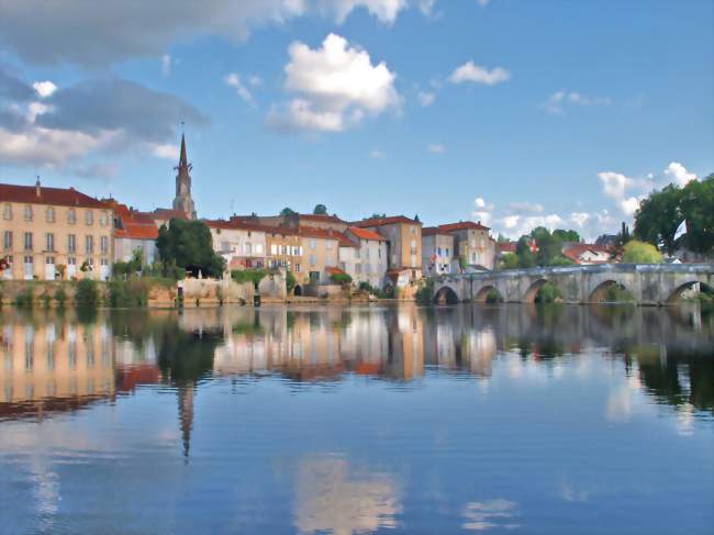 Aire camping-car  Saint-Christophe (16420) - Photo 11